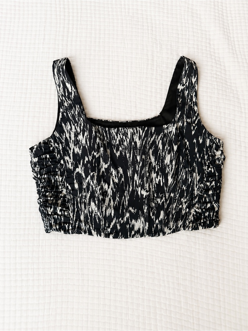 House of Harlow 1960 Black and White Printed Crop Top